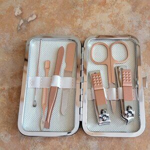 Manicure Travel Set in Tan Case Mini with 7 Items   NWOT